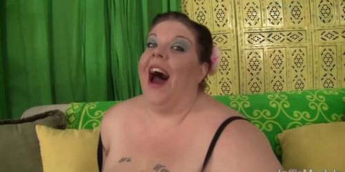 JEFFS MODELS - Mature BBW Kitty Nation masturbates