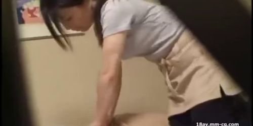 hot mom fuck by young dick