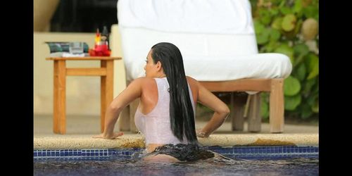 Kim Kardashian Goes Topless on Her Honeymoon in Mexico! - (June 19, 2014) (HD)