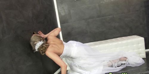 Bukkake bride gets cummed