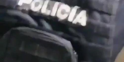 Policía se deja meter la verga
