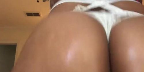 Sexy panda phat ass clapping all oiled up