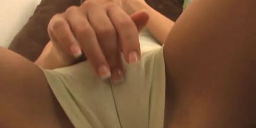 MY LINDA ASIÁTICA - Nena asiática amateur chupa una paleta mientras se frota el coño