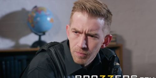 Brazzers - Sexy shrink Giselle Palmer fucks cop
