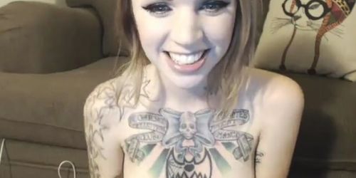 Amateur tattooed girl masturbates