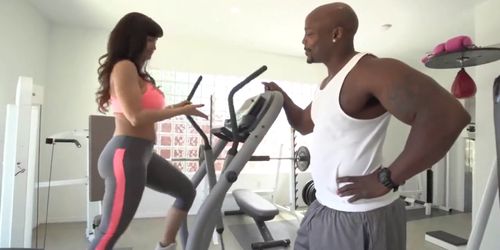 MILF Lisa Ann destroyed by BBC in the gym before facial