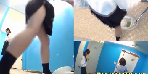 Japanese highschool teens urinate