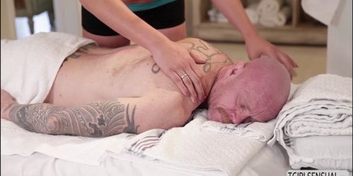 Brunette ts Tori Mayes gives hunk a hot erotic massage (Buck Angel)