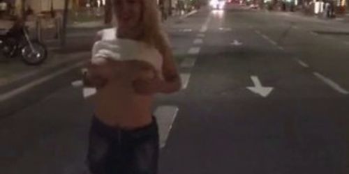Elisadreams flashing in public