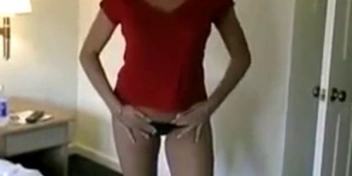 Amateur housegirl masturbates in hotel room 18-25