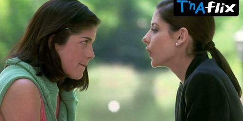 Sarah Michelle Gellar Lesbian Scene  in Cruel Intentions