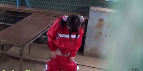 Weird asian babe pees - video 1