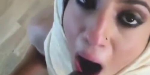 Arab Girl Sucks and Swallow Boyfriend's Sperm