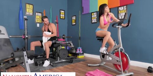 naughty america alana cruise bangs stranger in the gym (Quinton James)