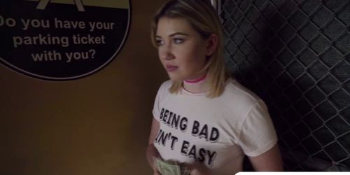 Horny Zelda Morrison gets fucked in an alleyway for cash
