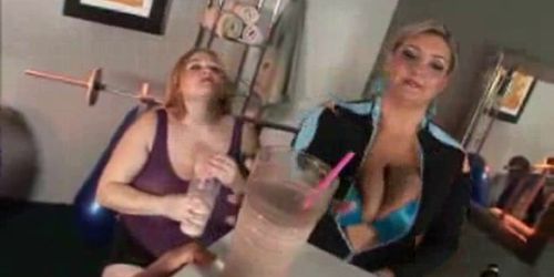 Two fat chicks suck big cock