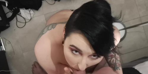 Alt girl gets a face full of cum