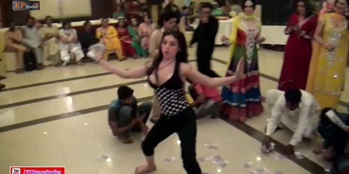 PHOOL DANCING @ PAKISTANI WEDDING MUJRA PARTY 2016