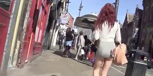 micro jupe in the street in public - video 2