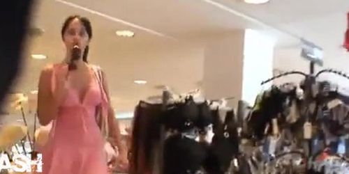 Voyeur Hidden Cam of Braless Hot Girl!!