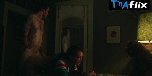 Frankie Shaw Sexy Scene  in Smilf