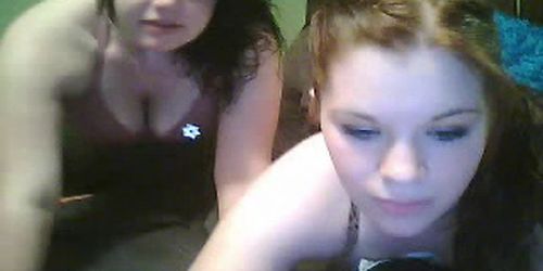 2 girls webcam - Tnaflix.com