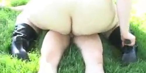 Random BBW rides dick outdoors