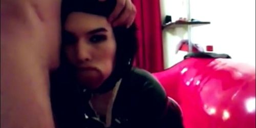 Gorgeous teen crossdresser sucks dick like a pro