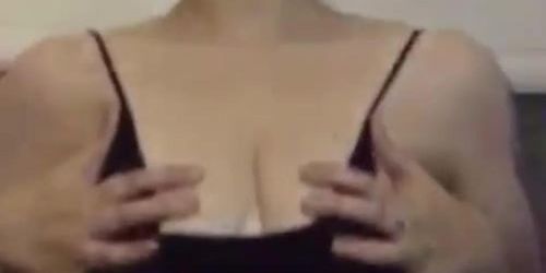 Girl on periscope teasing - Tnaflix.com