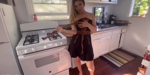 Horny Gf Gets Fucked In The Kitchen - Amateur Couple Luckyxruby (luckyxruby )