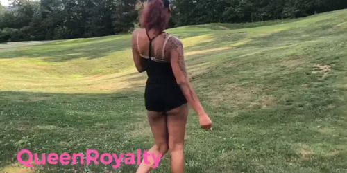 Hot Ebony Girl Shakes Ass and Plays with Squirting Fat Pussy! (Fatpussy )