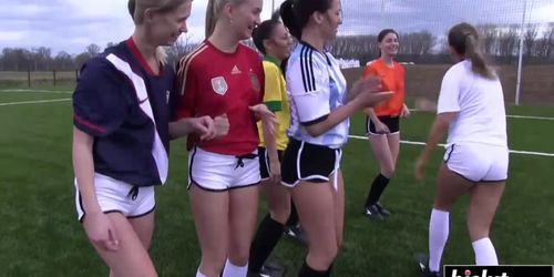 Horny soccer girls love to get naked (Blondie Anderson)