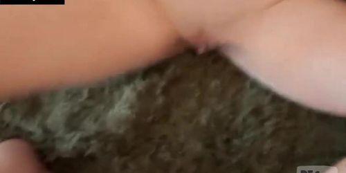 My stepbrother puts it in while we are alone. (Amateur, homemade sex)