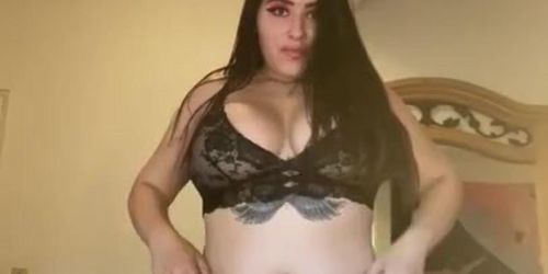 CURVY MODEL IN LINGERIE!!!