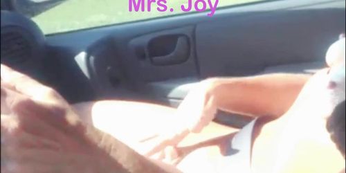 Masturbating In the Car For Truckers to Watch I Let Him Watch My Pussy Cum in Public