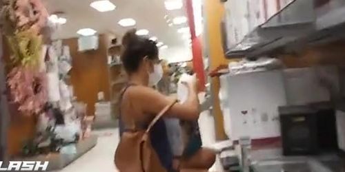 BBC Flash MILF at Store - Tnaflix.com