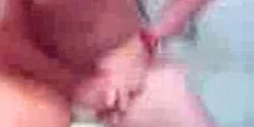 malay- nabilah ngan pakwe dlm bilik air - video 2
