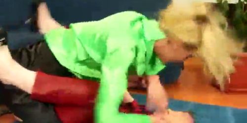 Sexy lesbos over power pussy