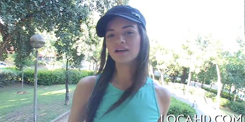 Juicy babe performs dickriding - video 2