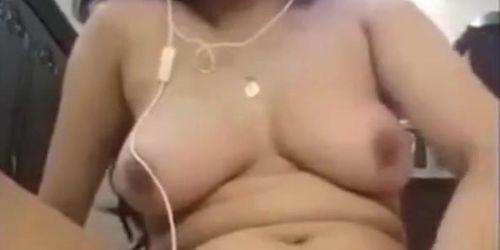 Bhabhi ke sath video call pe sex Kiya jab Bhai Ghar pe nahi the