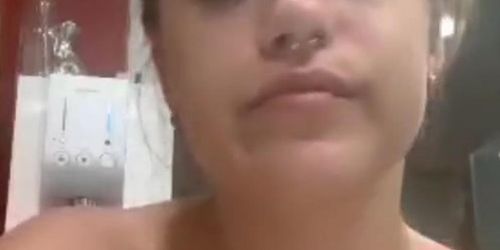 Chica desnuda hace flashing por Periscope