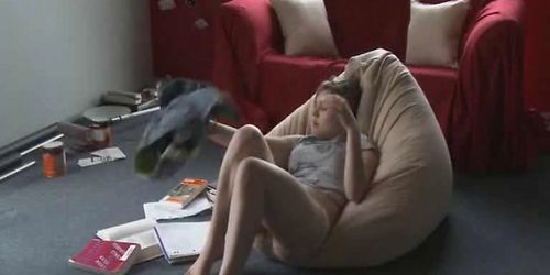 Teen Stops Studying To Rub Out A Quickie !