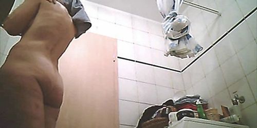 Bathroom Queen's Mother(?) Hidden Shower Voyeur Video