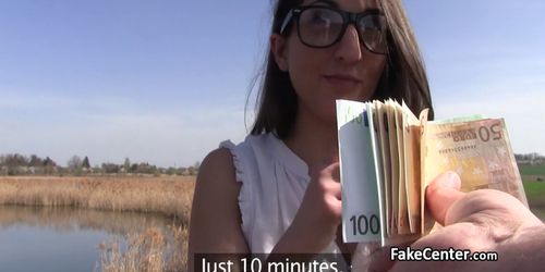Agent banging babe outoors