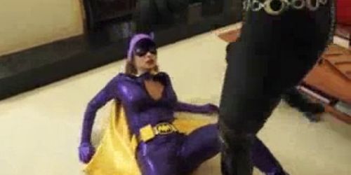 Pregnant Catwoman Porn - catwoman capturing and breakin batgirl - Tnaflix.com
