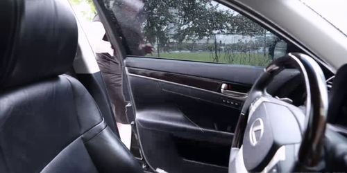 Uncle fucker finger fucking his hot niece Daisy Stone
