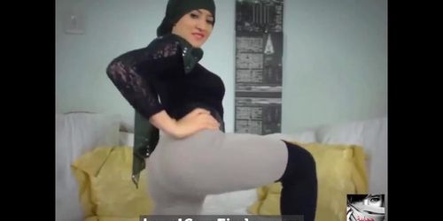 Hijab Girl Muna Twerk Cam