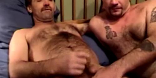 CJXXX - Masturbating gay guy receives a facial - Tnaflix.com