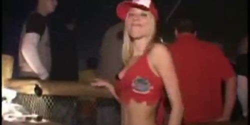 Drunk College girls and Milfs in a disco (Dannii Minogue)