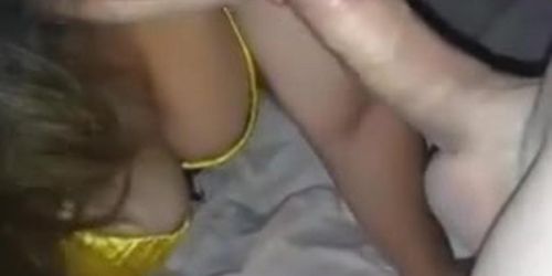 Emerson acorda esposa Carol na madrugada e coloca a puta pra mama o cacetão